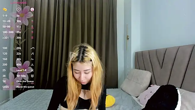 gigi_meii's Webcam Show