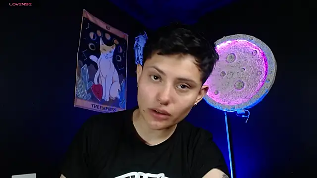 girl_intense444 即時 XXX 聊天