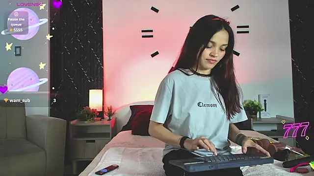 Show de aurora_petitee na webcam