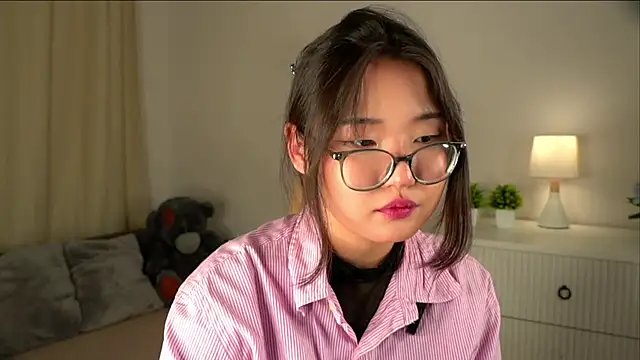 NelleMihalko Adlı Modelin Canlı XXX Sohbeti