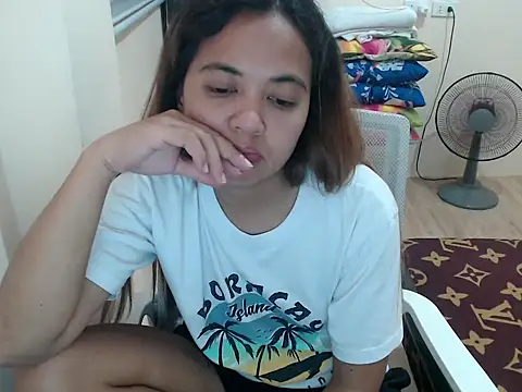 xTheLastVIRGINx's Live XXX Chat