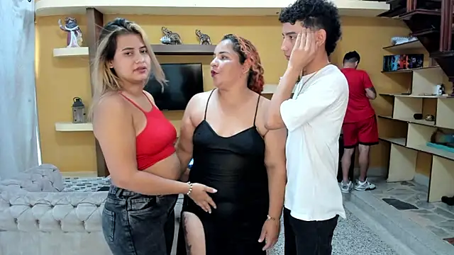 Pokazy przed kamerką – secret-roomies