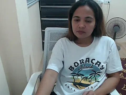 xTheLastVIRGINx Adlı Modelin Canlı XXX Sohbeti