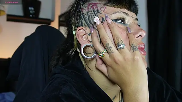 _sharlotte777のライブXXXチャット