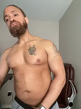 Fathero1time élő XXX-chatje