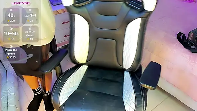 sexyykitty18: онлайн-секс-чат