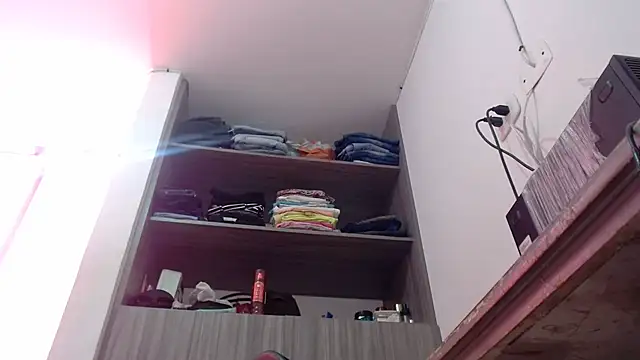 nicolle_milf1978 Chat XXX live