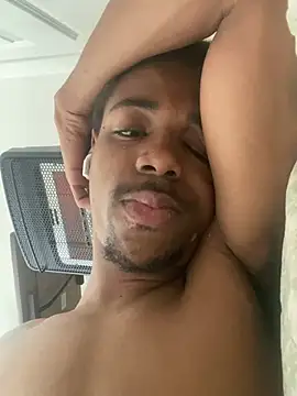 Hellboy223762: διαδικτυακό σόου στην κάμερα