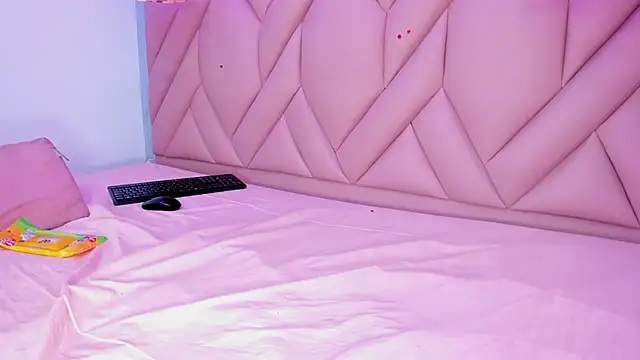 LunaCrop Live XXX-chat