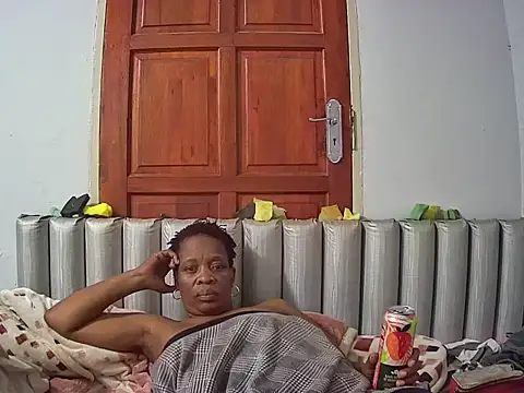 JoycyQueen: онлайн-секс-чат