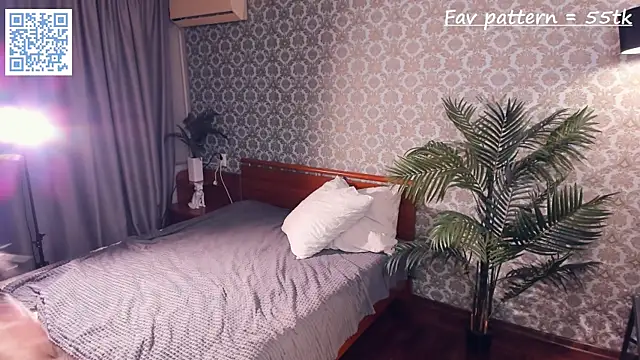 AmilyAmilli's Webcam Show