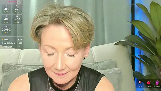 XXX chat uživo modela AkexandraFix