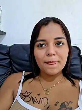 Naugthy-Mey Chat XXX live