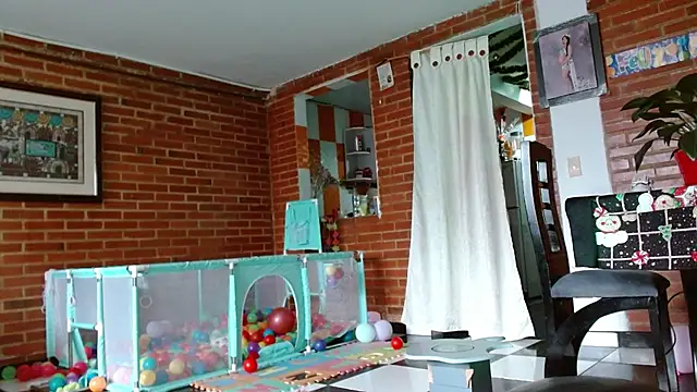 Lia_rouse04: онлайн-секс-чат