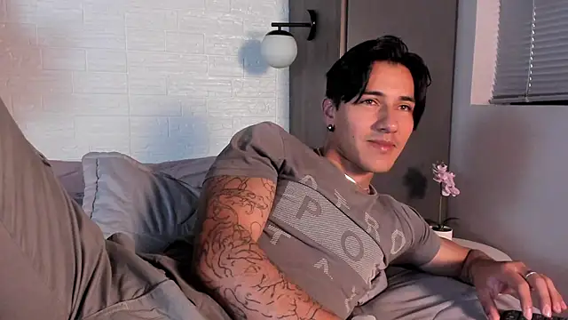 แชท XXX สดของ Andy_Joy_