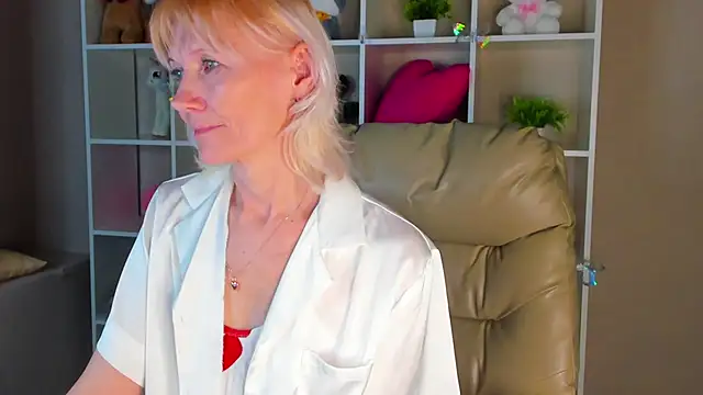 Chat +18 de Julie_Lucas ao vivo