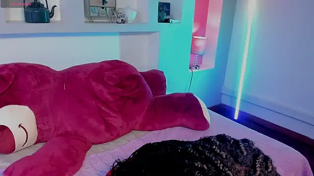 Chat +18 de naomi_campell ao vivo