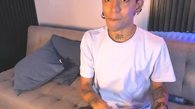 แชท XXX สดของ noah_travis