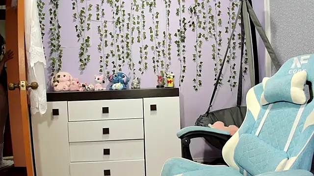 Yoonhee_kin Live XXX chat