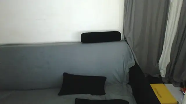 CloveLove Adlı Modelin Canlı XXX Sohbeti