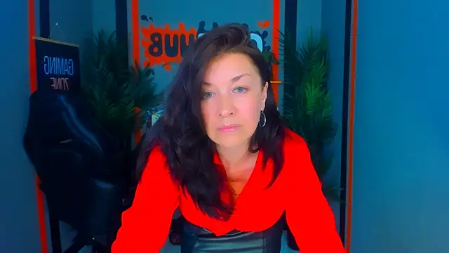 AnaMills Adlı Modelin Canlı XXX Sohbeti