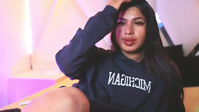 Show modela MeelFox na web-kameri