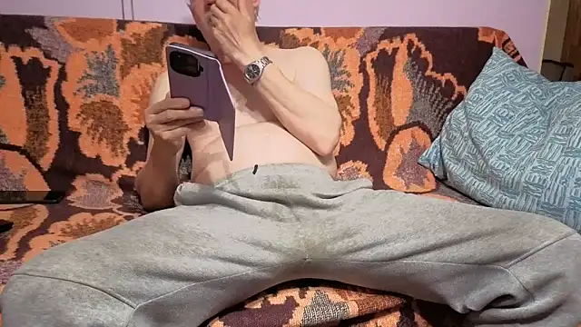 cumloverboyxx69 网络视讯表演