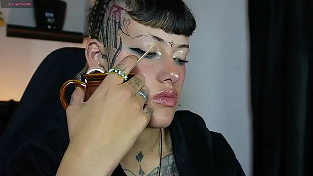 Chatroom XXX en direct de _sharlotte777