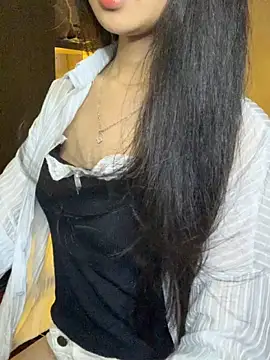 Nhinhi18 Show Webcam