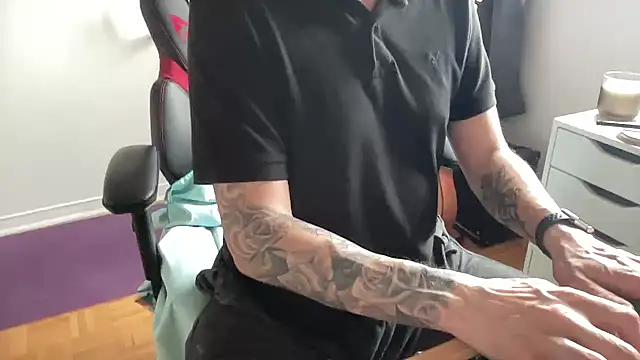 ttboy2000's Live XXX Chat