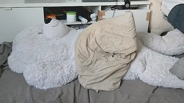 CeriseLapine's Live XXX Chat