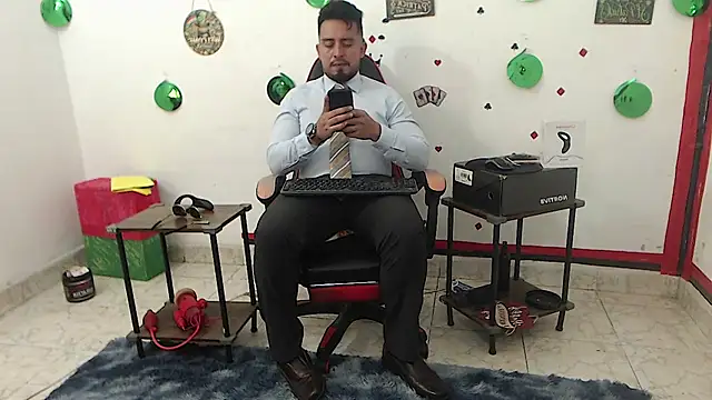 KalethBigDick élő XXX-chatje