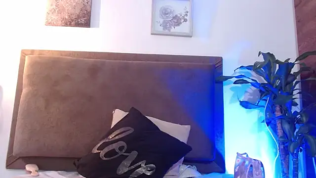 melany_benson élő XXX-chatje