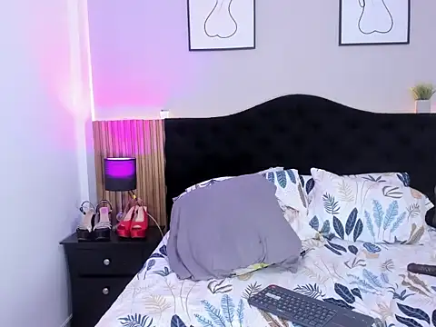 Онлайн чат XXX Pauline_Fox