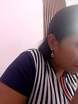 CarolinaNavas33's Live XXX Chat