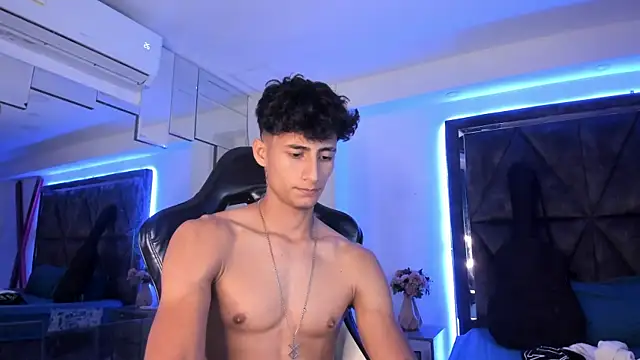 MaxiimoRomano_ Live XXX Chat