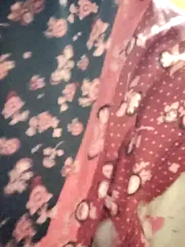 ramyasri- élő XXX-chatje