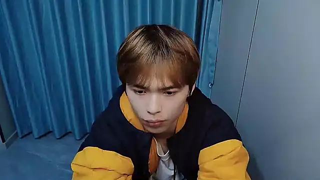 xiaottt1918 网络视讯表演