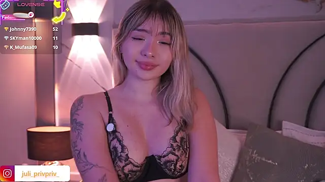 Julieta_priv Adlı Modelin Canlı XXX Sohbeti