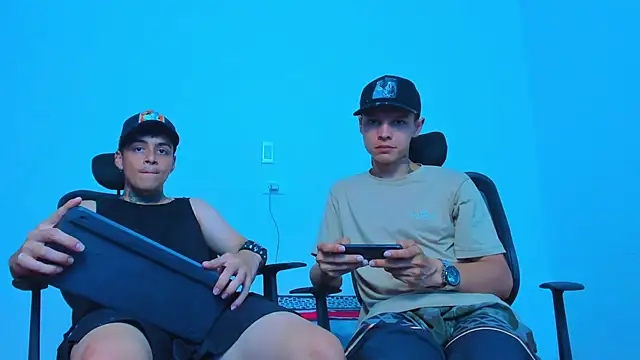 Thomas-Wil Adlı Modelin Canlı XXX Sohbeti