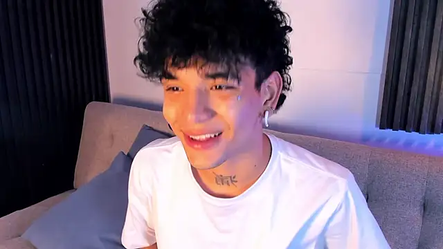 noah_travis Adlı Modelin Canlı XXX Sohbeti