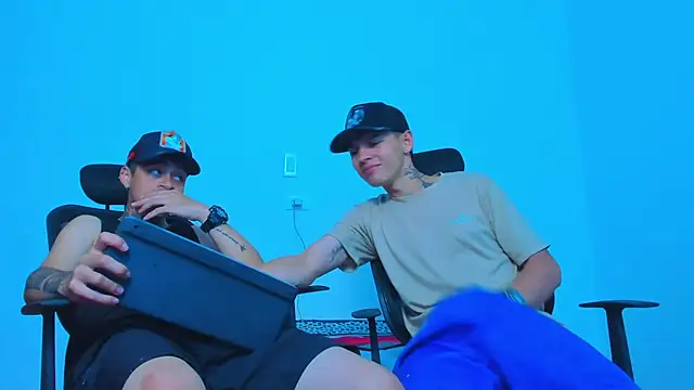 Thomas-Wil 라이브 XXX 채팅