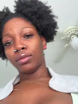 XXX chat uživo modela mochamimi