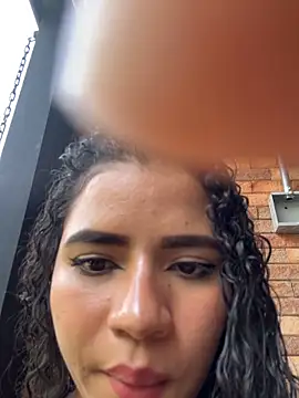 sofiaglase Adlı Modelin Canlı XXX Sohbeti