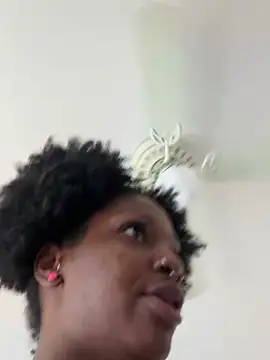 Chat +18 de mochamimi ao vivo