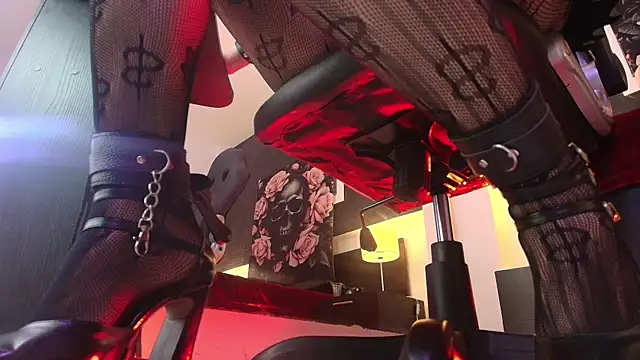 EvaaFoxxy1: онлайн-секс-чат