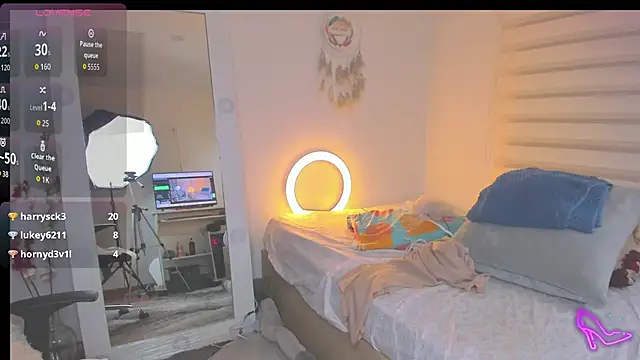 SharonVelvetのライブXXXチャット