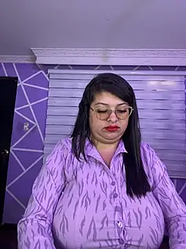 MiiaaJoness' Webcam Show