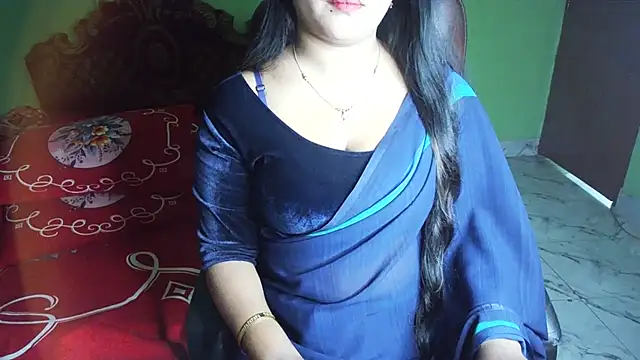 BengaliQueenStar Adlı Modelin Canlı XXX Sohbeti