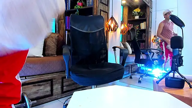 Donovan_Desmond Adlı Modelin Web Kamerası Şovu